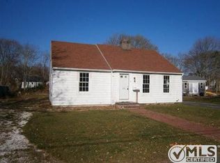 18 Sunny Knoll Dr, Hyannis, MA 02601