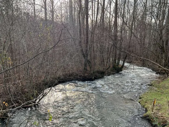 9-17 Mary Ln, Hayesville, NC 28904