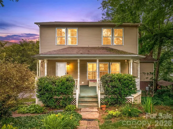 17 Captains Dr, Candler, NC 28715