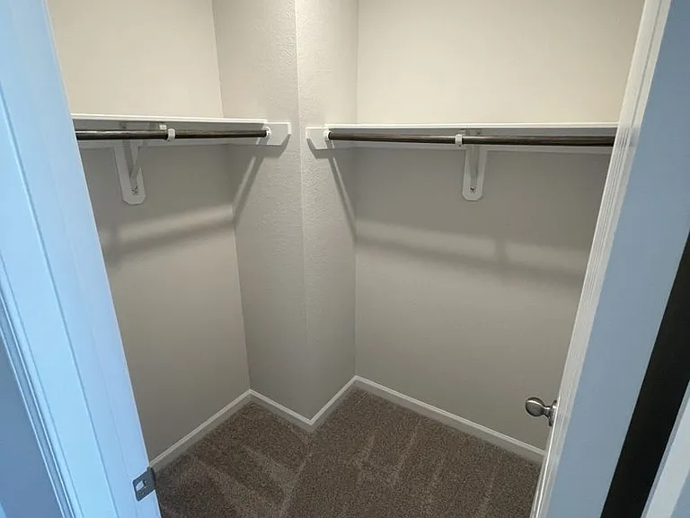 1100 Peony Ln — Photo 19