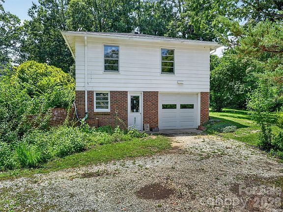 4th image of 3112 Wesley Way