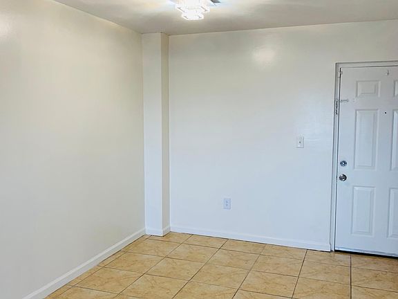 2nd image of 600 NW 32nd Pl APT 517