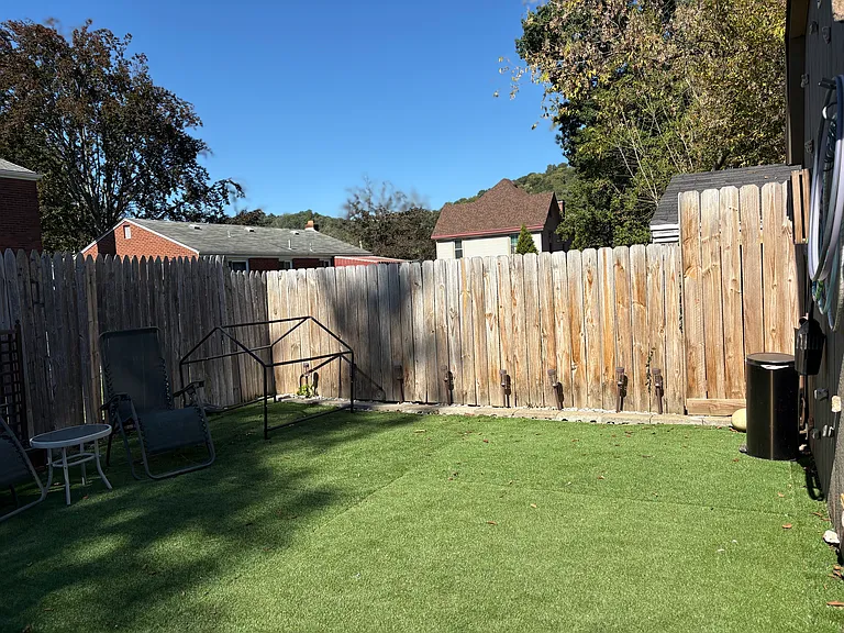 145 Oliver Ave — Photo 38