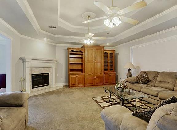 3rd image of 153 Oakmont Dr