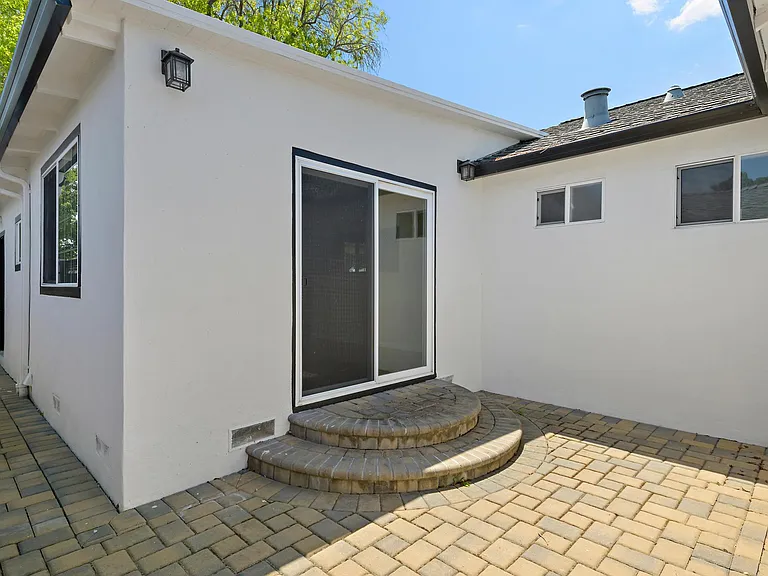 3419 Flora Vista Ave — Photo 13