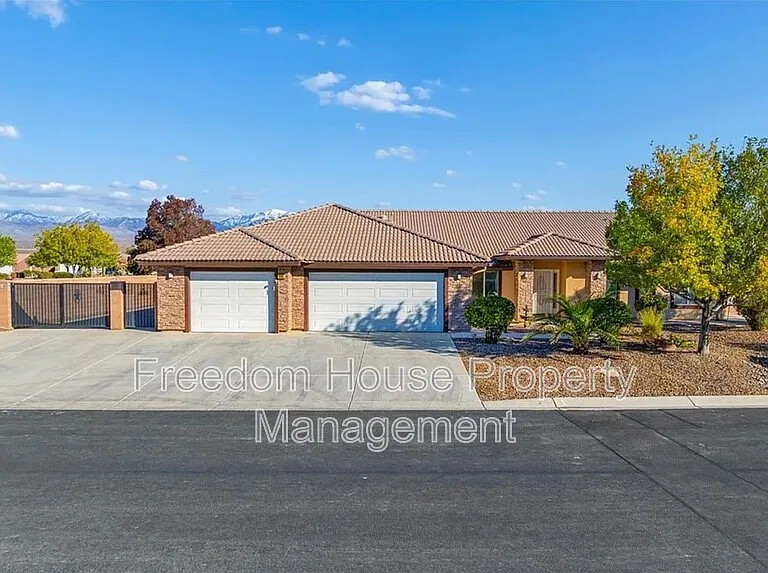 111 Mondale Ct — Photo 1