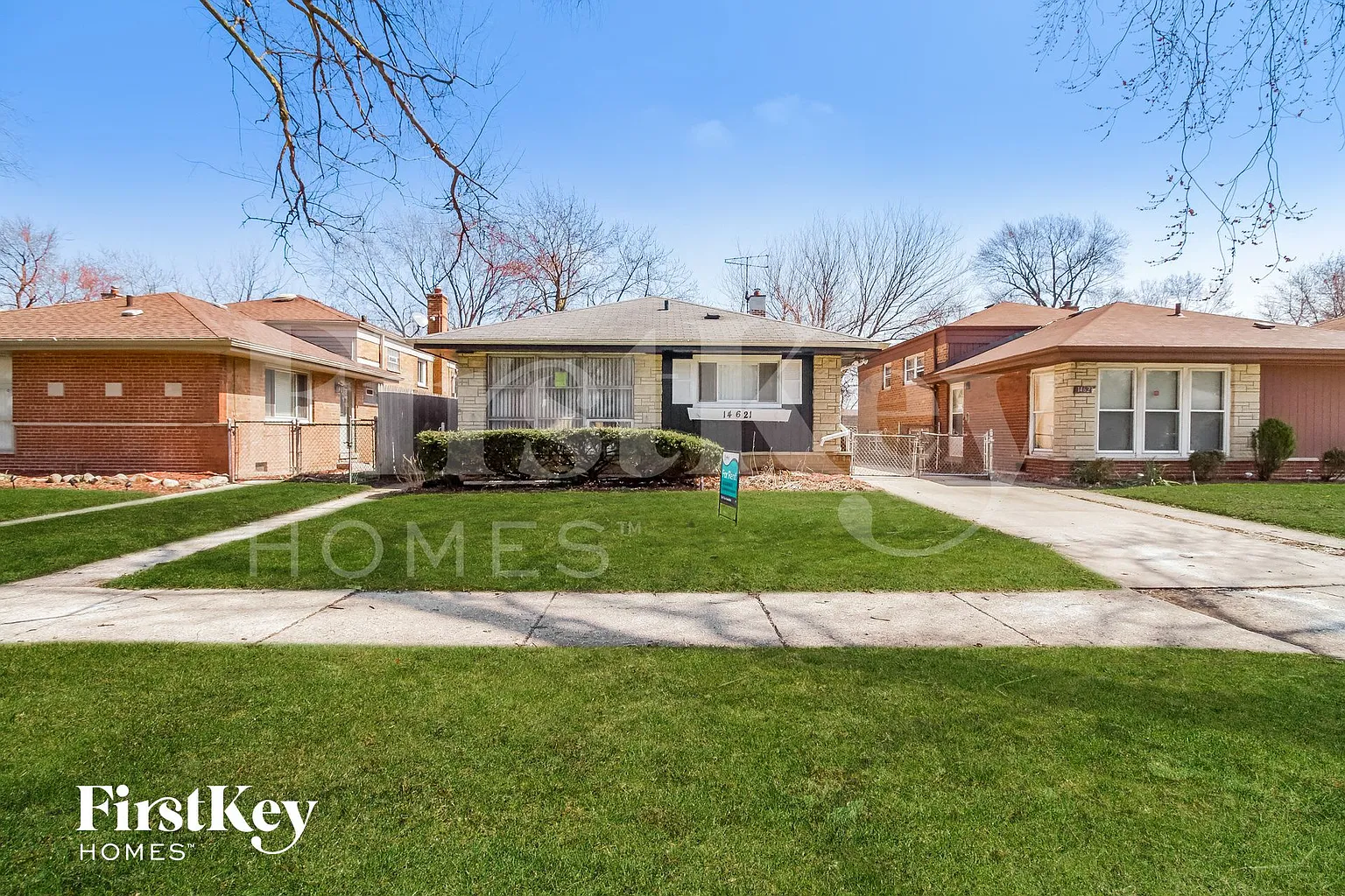 14621 Dorchester Ave photo 1