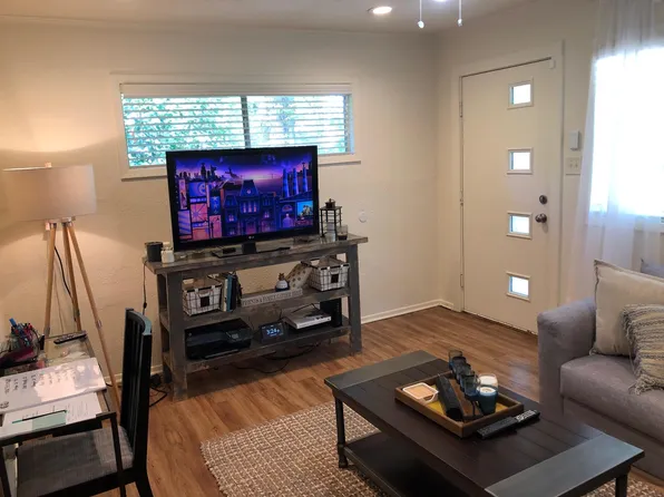 1235 Melwood Pl, Jackson, MS 39206