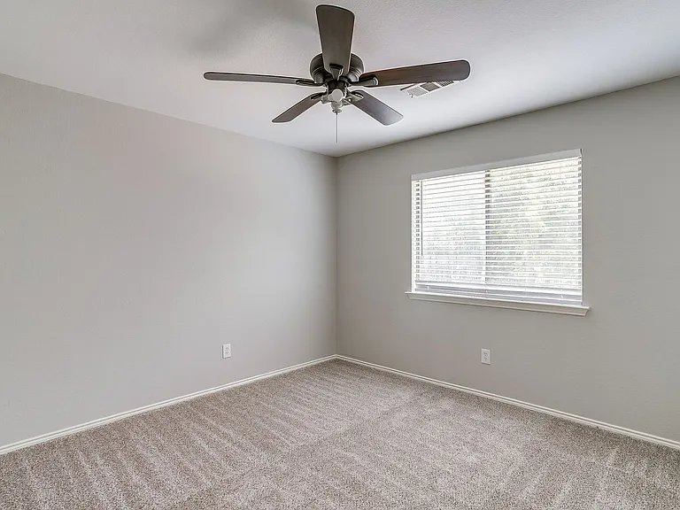 2875 Grandview Dr — Photo 15