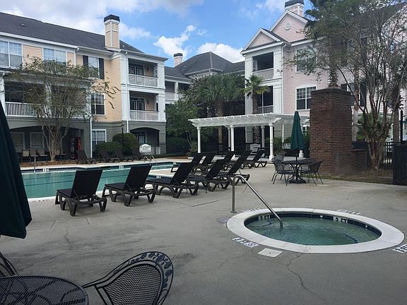 Pool / Jacuzzi
