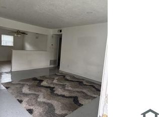 3221 Fordhaven Rd, Louisville, KY 40214