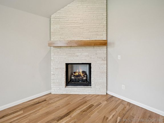 5th image of 23193 E 106th Pl S