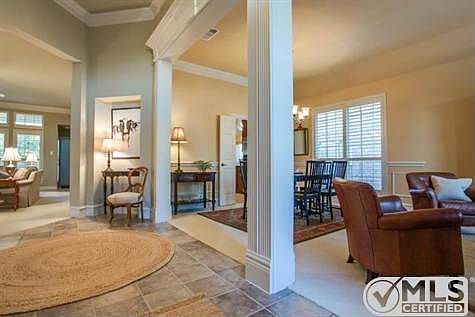 5th image of 4425 Mira Vista Dr