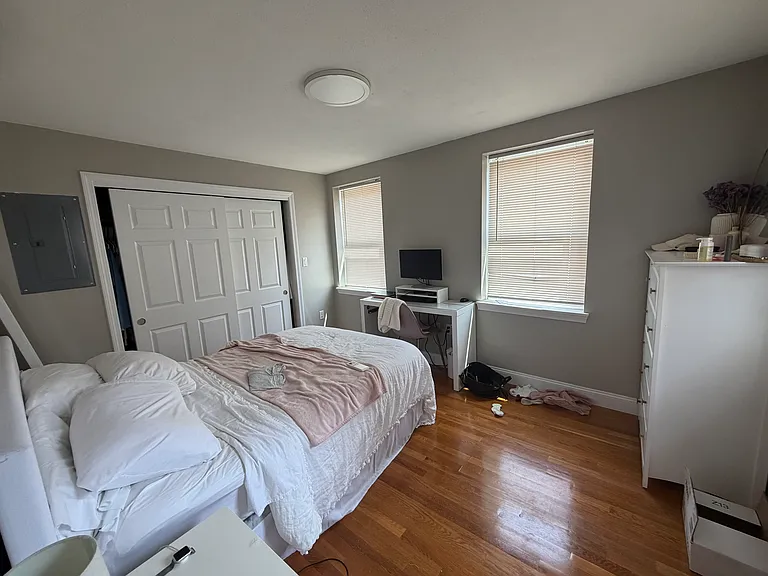 1 Wiget St #4 — Photo 12
