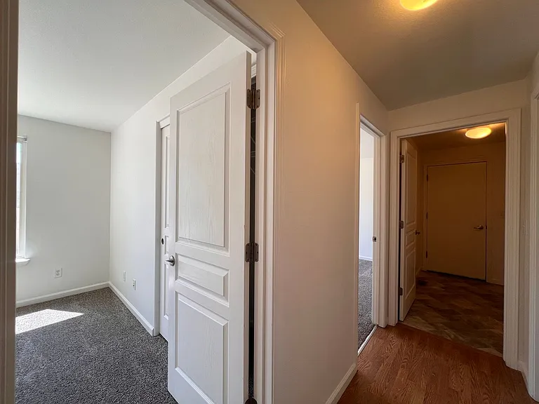 2628 Elizabeth Pkwy — Photo 12