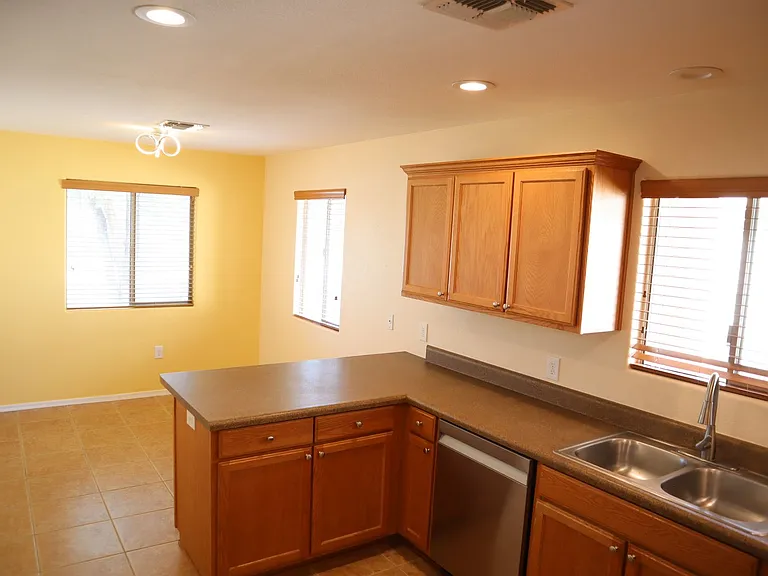 4529 Big Bend St — Photo 12
