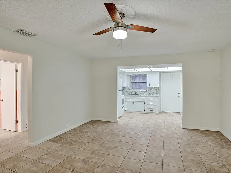 4240 NW 21st Ave #2 — Photo 9