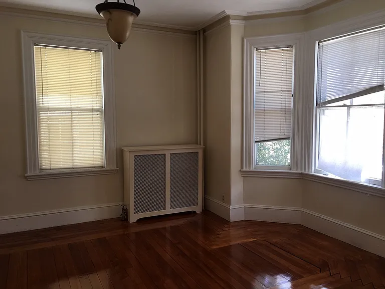 7 Burr St #1 — Photo 14