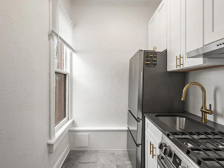 1325 Corona — Photo 35