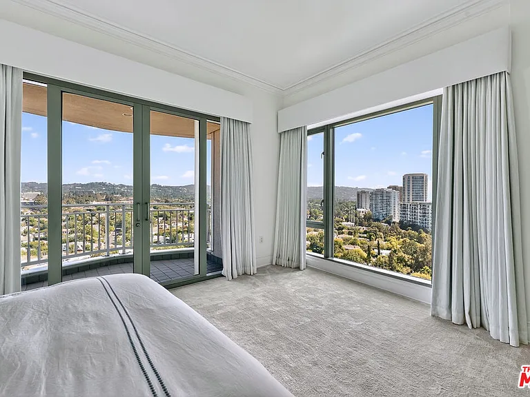 10727 Wilshire Blvd #1802 — Photo 19