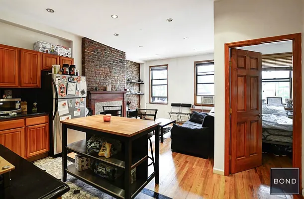 Rented by Bond New York | media 22