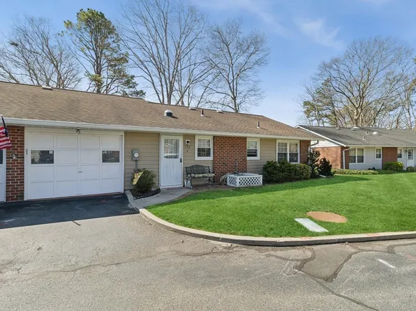 114 Exmore Court #A, Ridge, NY 11961