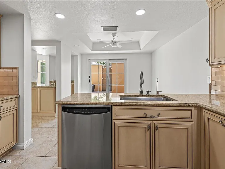 4327 N 69th Way — Photo 15