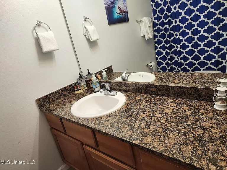 1270 Century Oaks Dr #A — Photo 28
