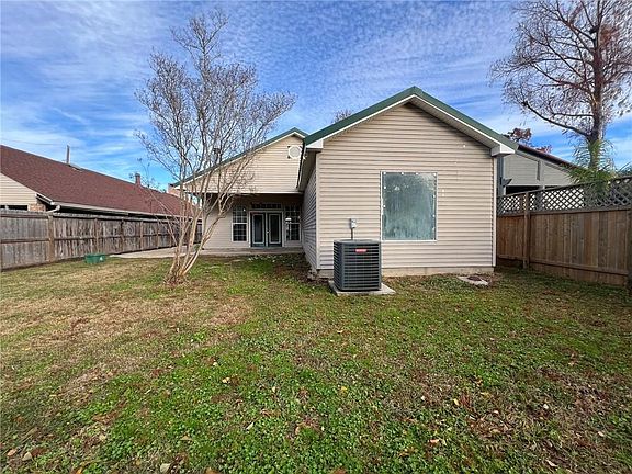 4th image of 3908 Simone Garden St