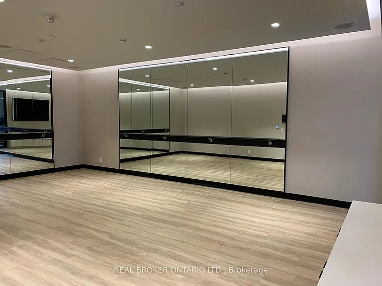2020 Bathurst St #615 — Photo 25