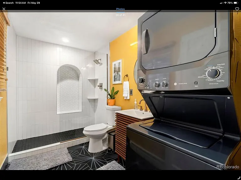 2421 Tremont Pl — Photo 7