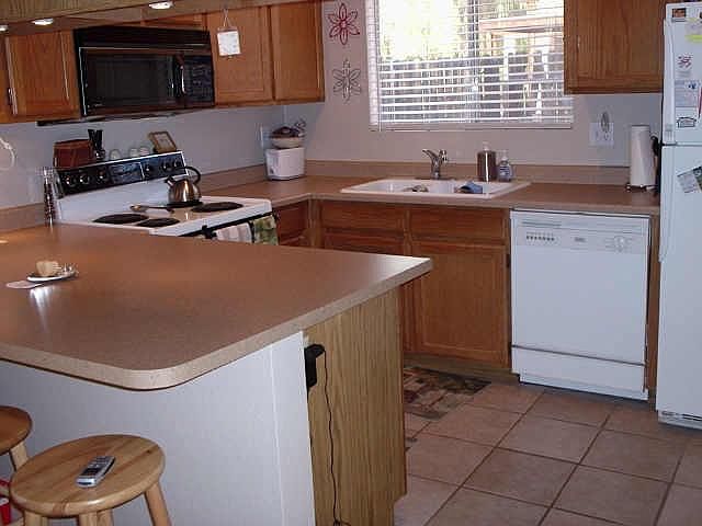 2nd image of 804 E CALLE DEL NORTE Drive