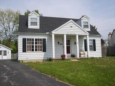 1st image of 902 Carol Cir