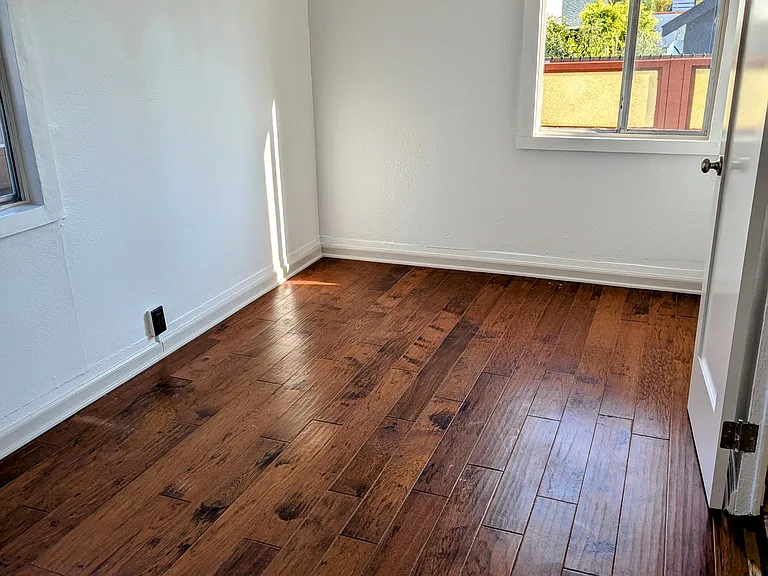 630 Broadway St #C — Photo 22