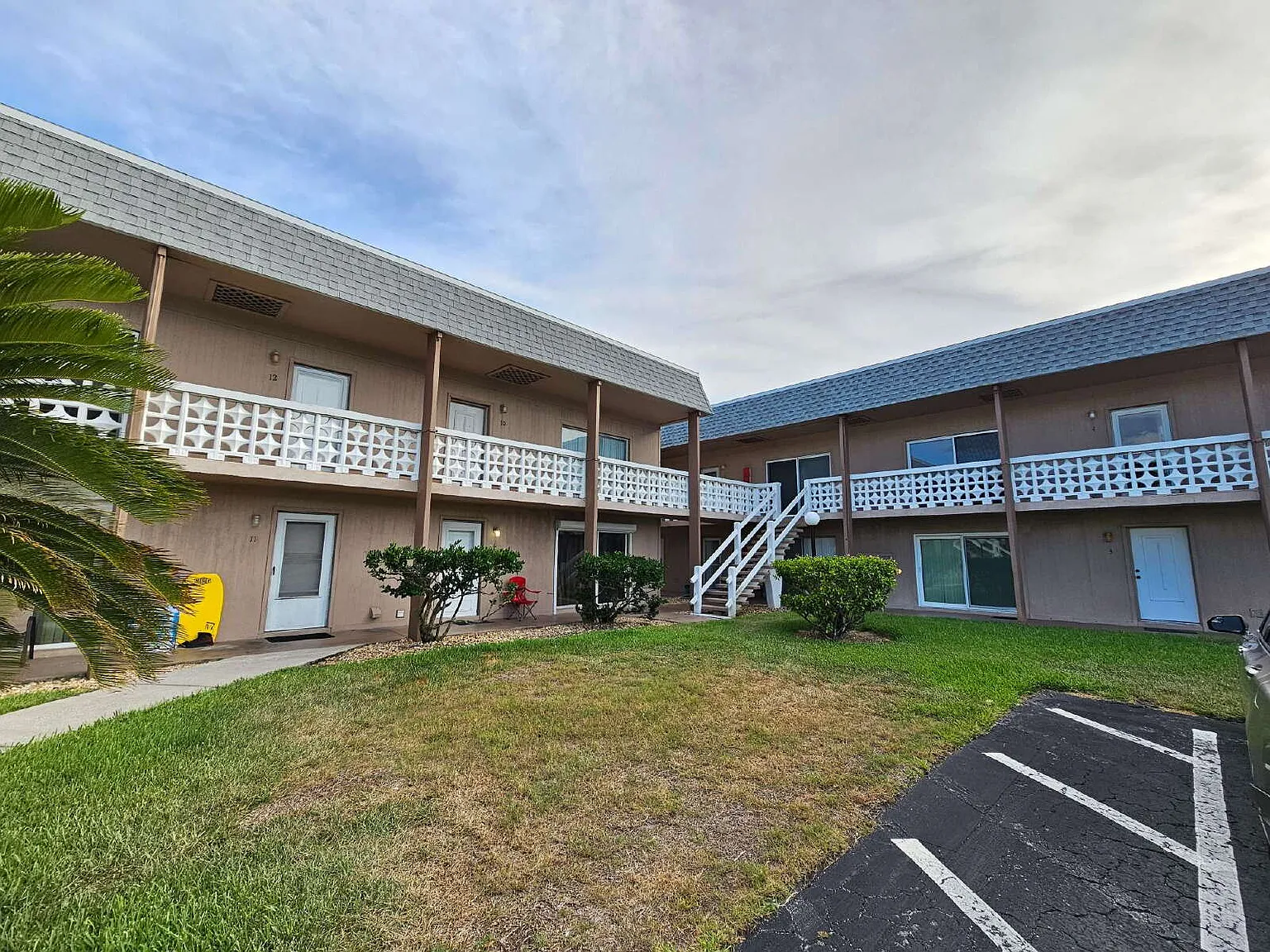 2 bed, 1.0 bath, 750 sqft, $2,400 — Photo 1
