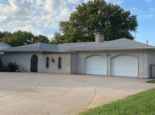 516 Ponderosa Ln, Sterling, KS 67579