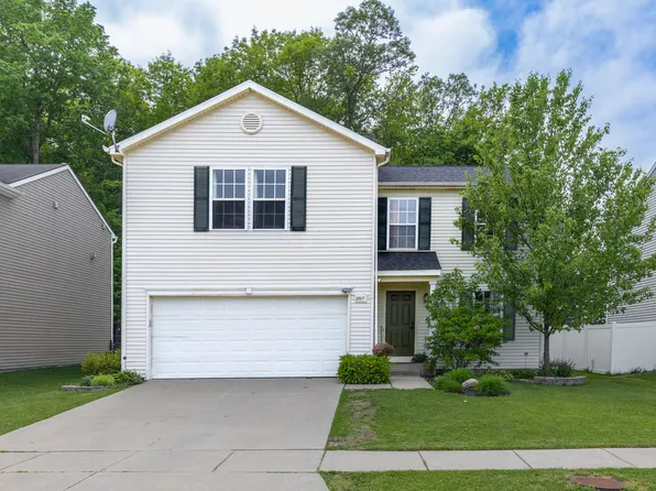 2717 Sycamore River Dr, Fowlerville, MI 48836