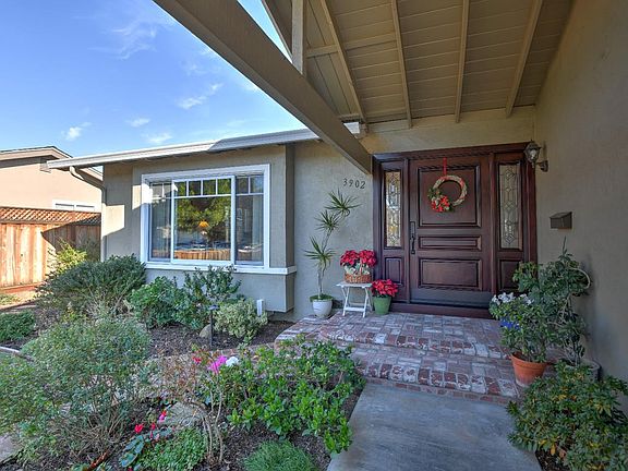 3rd image of 3902 Woodcreek Ln