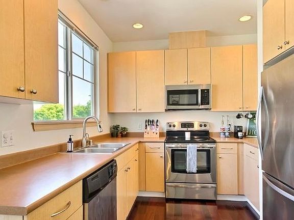 3rd image of 1105 63rd St SE Unit A