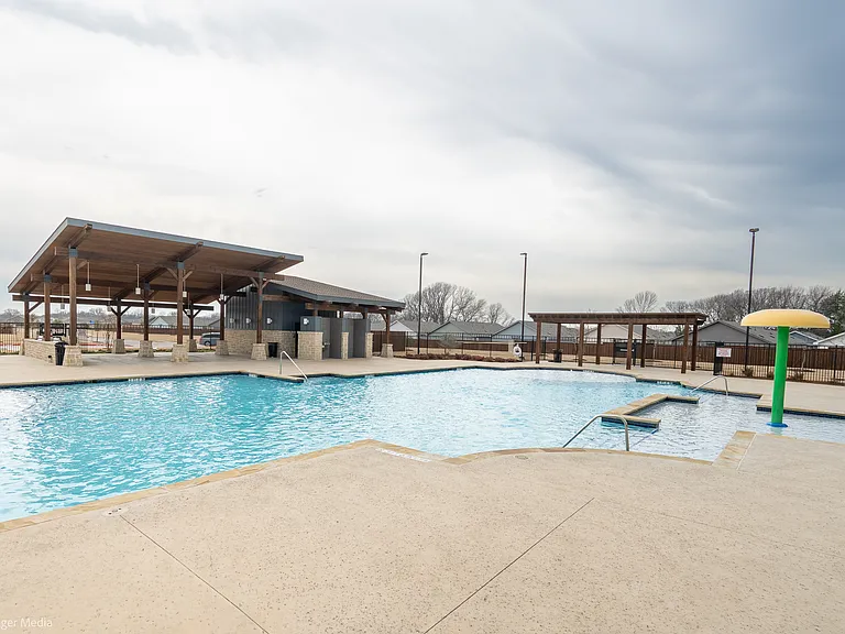 6638 Loy Dr — Photo 26