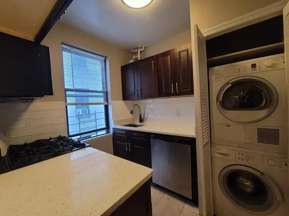 21-58 35th St APT 4C, Astoria, NY 11105