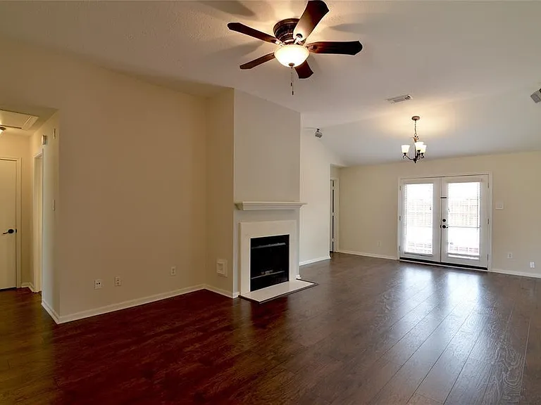 28926 Sedgefield St — Photo 3