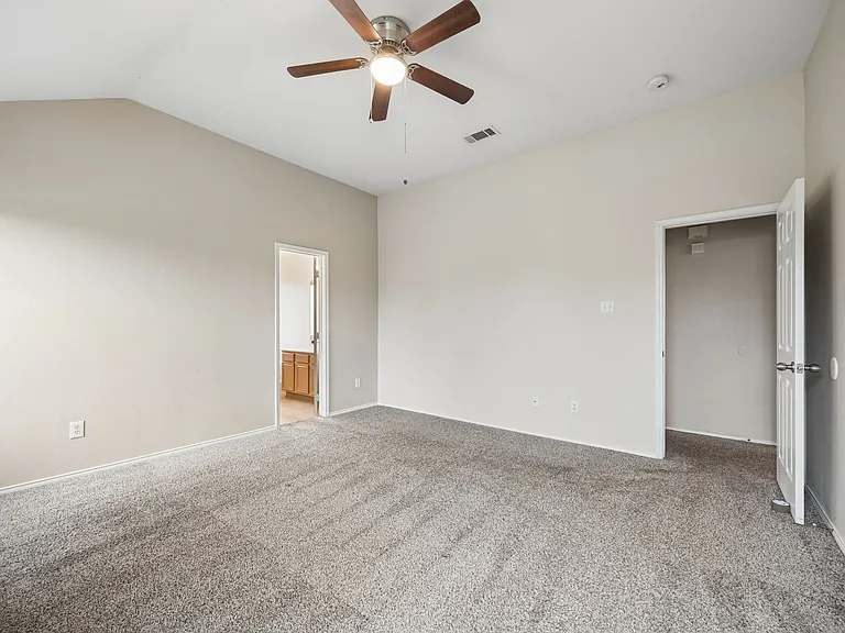 209 Meadow View Ln — Photo 16