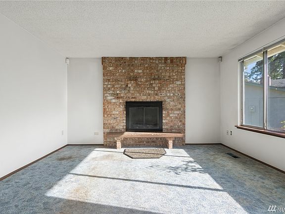 5th image of 14902 20th Ave E