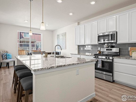 4th image of 719 176th Ave