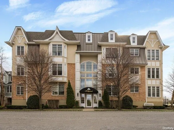 29 Shady Lane #29, Westbury, NY 11590