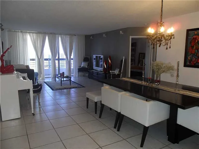 3530 Mystic Pointe Dr #19 — Photo 12
