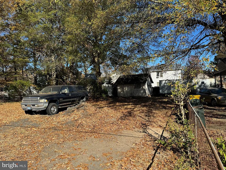 2nd image of 1302 Spruce St