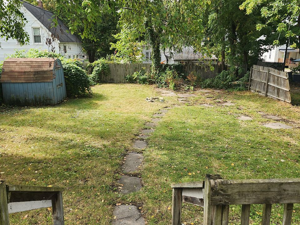 2nd image of 1329 Lafayette Ave NE