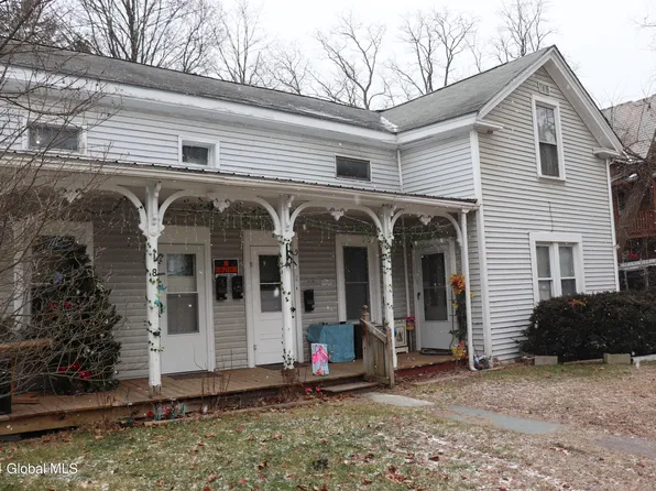 8 3rd Street, Hoosick Falls, NY 12090